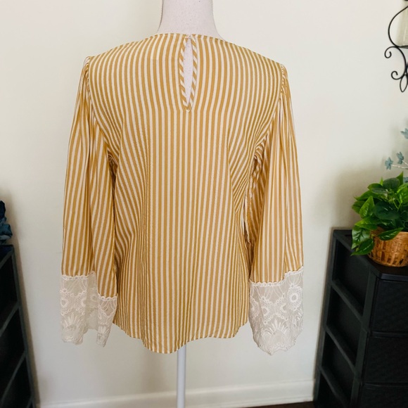 H & M women’s striped lace trim wide sleeve keyhole blouse top Sz 8 yellow white - Picture 3 of 9